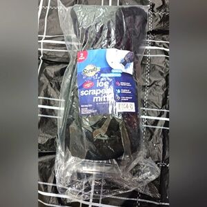 Ice scrapper mittens new in plastic